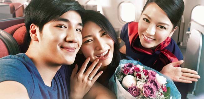 Heiratsantrag: Hong Kong Airlines hofft af viel Liebe unter den Passagieren.