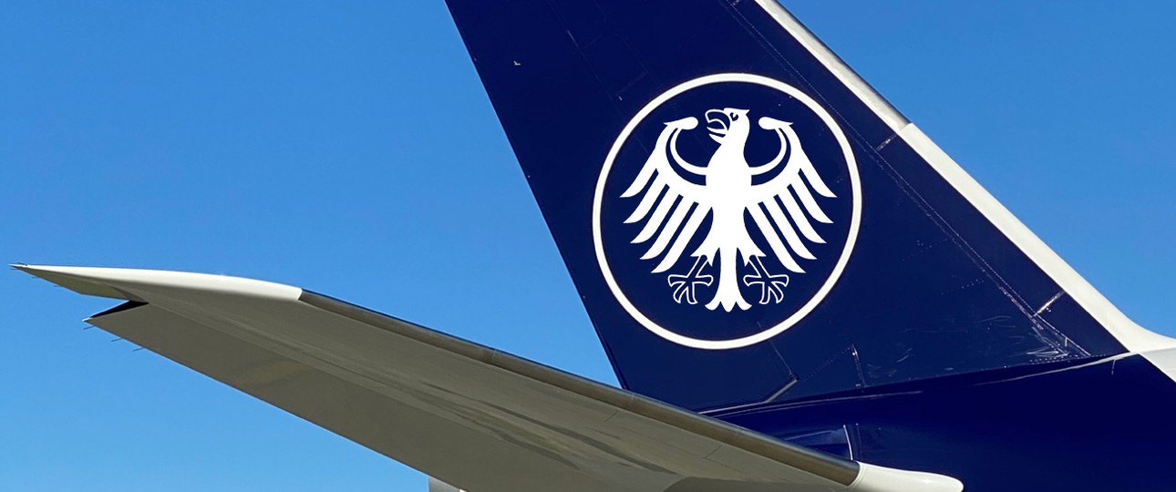 <p class="p1">Lufthansa Tail with state eagle: The state will be aboard soon.</p>