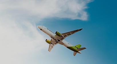 Airbus A220 von Air Baltic: Die Airline schrumpft. 