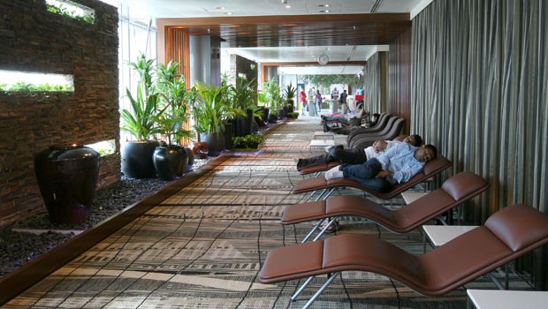 Platz eins: Singapore Changi - der beste Airport für einen guten Schlaf und Gewinner des Golden Pillow Awards. Konzerte, Wellness, Parks, Kinos - hier lässt es sich aushalten.