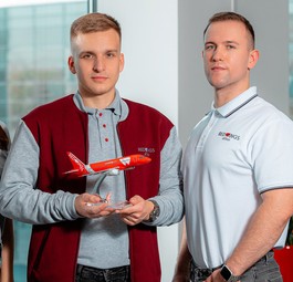 Crew von Red Wings: Junge Männer dürfen bei Flügen ins Ausland oftmals nicht mehr an Bord.