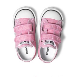 Ihre Schuhe müssen Kinder an amerikanischen Airports bald nicht mehr ausziehen.