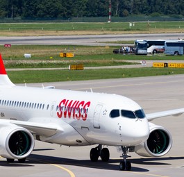 CS100 mit dem Kennzeichen HB-JBA: Dieser Flieger von Swiss ist inzwischen als Airbus A220 bekannt.