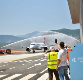 Landung von Helvetic Airways: Flüge von Zürich nach Kukës.