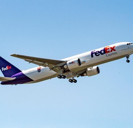 Fedex' neuer Flieger: Die 100. Boeing 767 hat einen Sticker auf dem Rumpf.