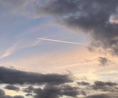 Flugzeug am Himmel über Nordrhein-Westfalen: Es geschah im Reiseflug.