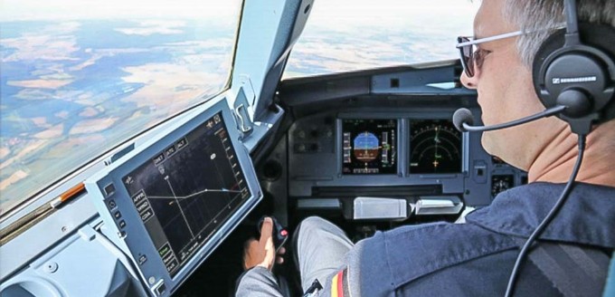 LNAS-System im Cockpit des Airbus A320 Atra: Leisere Anflüge mit Assistenzsystem.