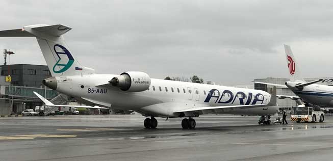 Bombardier CRJ von Adria Airways: Im Rückwärtsgang.