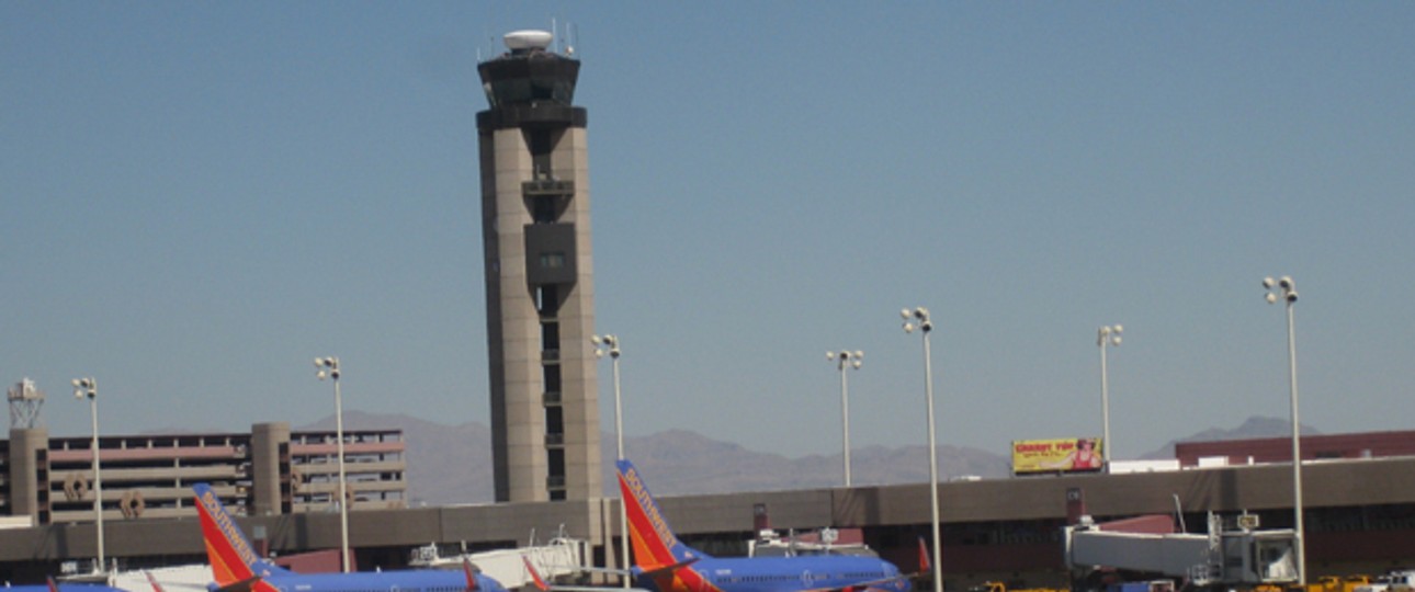 Flughafen Las Vegas: Der alte Tower wird wohl noch einige Zeit länger in Betrieb bleiben.