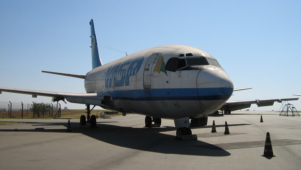 Eine abgestellte Boeing 737-200 der VASP: Schrottreif.