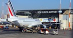 Flugzeug von Air France am Flughafen Tel Aviv: Verschieden Doppelstaatsangehörige dürfen nicht mehr nach Israel.