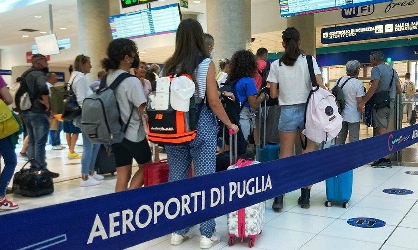 Absperrband am Flughafen Bari: In Apulien soll eine neue Airline an den start gehen.