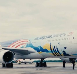 Der Airbus a330-300 von Malaysia Airlines in der Sonderlackierung: Die Maschine ist Teil der Kampagne Visit Malaysia 2026.