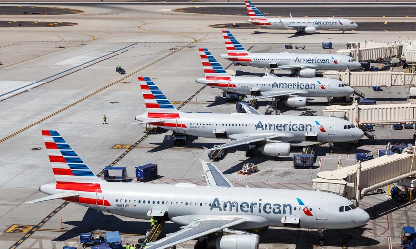 Flugzeuge von American Airlines in Phoenix: Die Fluglinie soll eine Strafte zahlen, weil sie gegen Drogen- und Alkoholbestimmungen verstoßen haben soll.