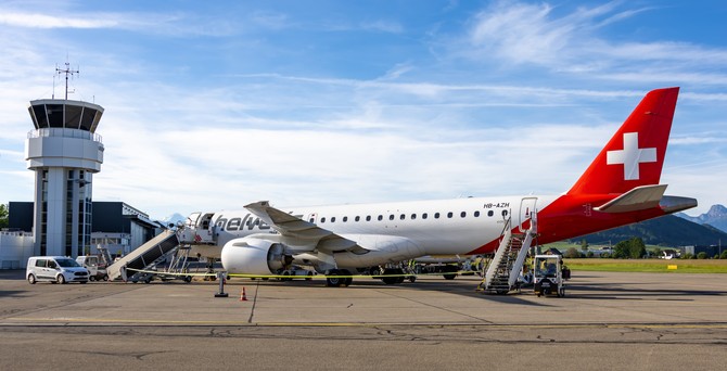 Helvetic Embraer E190-E2 in Bern