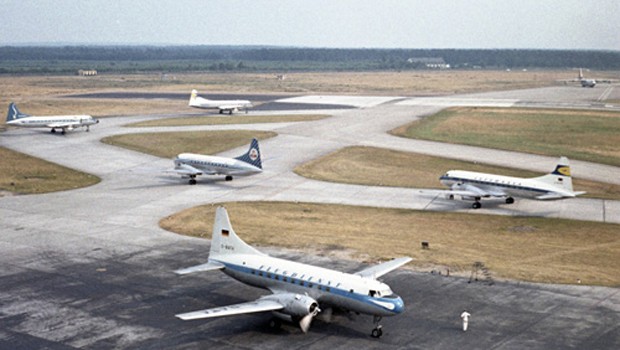 Die Convair CV-440 erreichte bis zu 504 Stundenkilometer, konnte 7700 Meter hoch fliegen und hatte eine Reichweite von 2800 Kilometern.