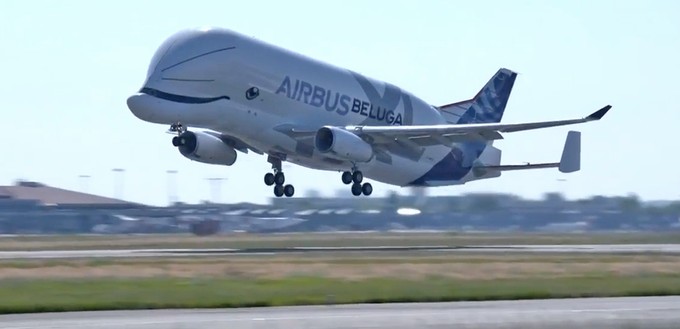 Abgehoben: Der Beluga XL startet am zum Jungfernflug in Toulouse.