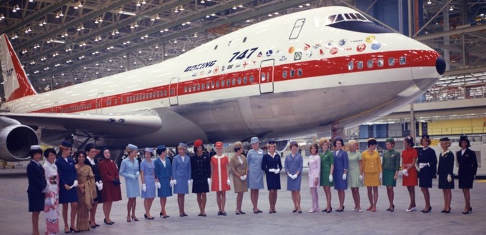 1967 bestellte Qantas vier Boeing 747-100, wechselte später aber auf 747-200. Die erste Maschine wurde 1971 ausgeliefert.