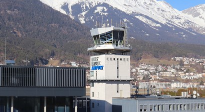 Flughafen Innsbruck: Der Airport der Tiroler Landeshauptstadt ...