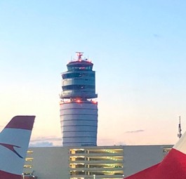 Flieger von Austrian Airlines in Wien: Der Staat stellt Forderungen.