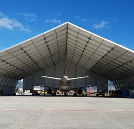 Condors Airbus A320 im mobilen Hangar in Kavala: Kennzeichen D-AICP.