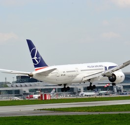 Dreamliner von Lot: Es dauerte eine Weile, bis eine defekte Maschine in Peking abheben konnte.