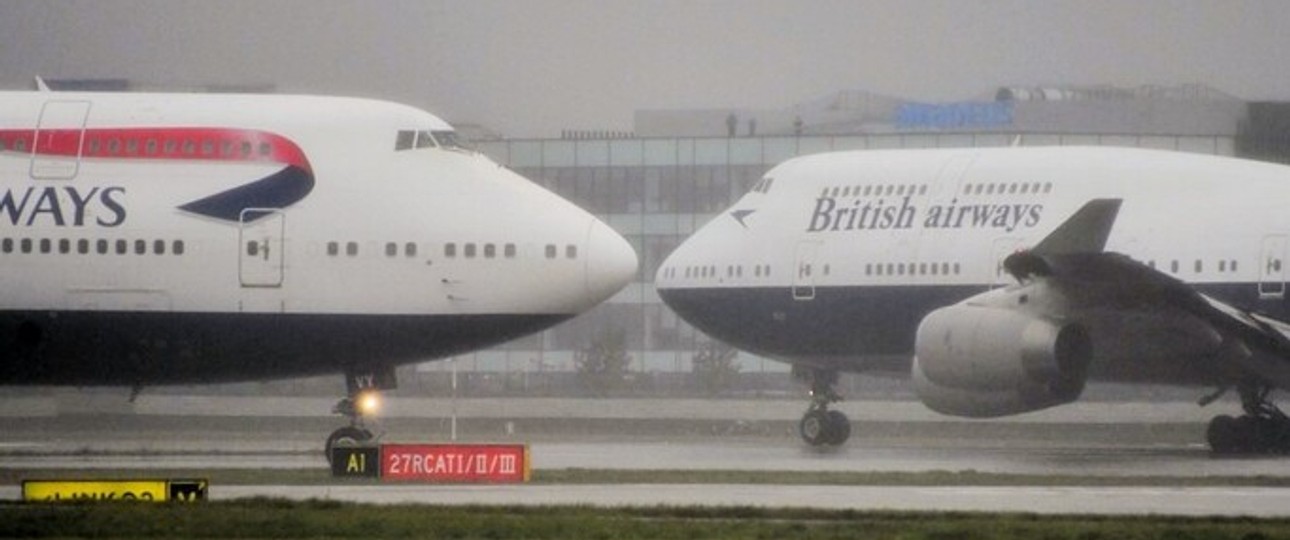 Die letzten beiden in Heathrow stationierten Boeing 747-400 von British Airways vor ihrem letzten Abflug.