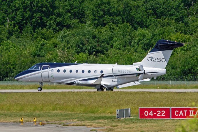 Auch der französische Superstar Paul Pogba setzt auf Hersteller Gulfstream. Allerdings hat sich der Spieler von Juventus Turin für eine G280 entschieden. Sein Jet bietet Platz für 9 Personen und hat eine Reichweite von etwa 6700 Kilometern.