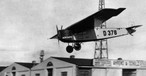 Die deutschen Fluglinien Junkers Luftverkehr und Deutsche Aero Lloyd fusionieren 1926 zur Deutschen Luft Hansa.