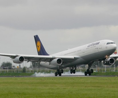 airbus a340-300 lufthansa piste