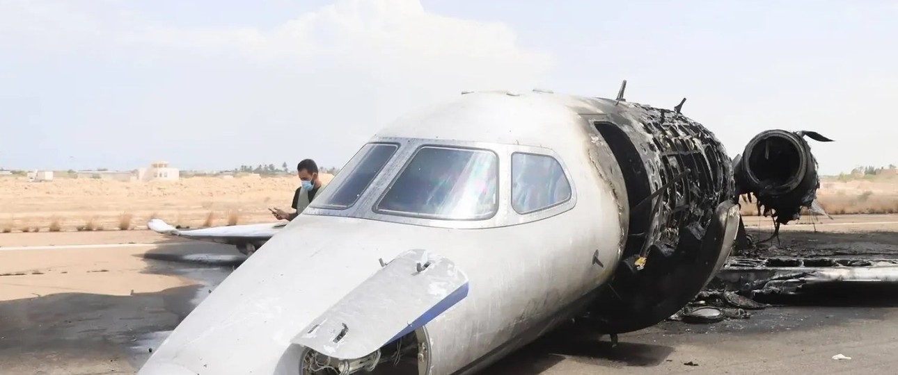 Die ausgebrannte Cessna Citation in Misrata: Betrunkene Piloten?