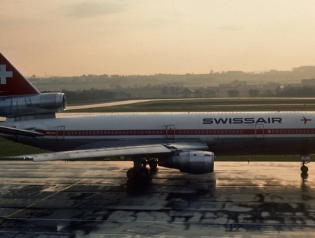 Der Absturz von American-Airlines-Flug AA191 im Jahr 1979 war nach den Anschlägen vom 11. September 2001 der schwerste Luftfahrtunfall in den USA. Alle 271 Insassen der <strong>McDonnell Douglas DC-10</strong> kamen ums Leben, als der Jet kurz nach dem Start verunglückte. Die Federal Aviation Administration entzog der DC-10 daraufhin für etwa einen Monat die Lizenz. Wie sich schliesslich herausstellte, war aber falsche Wartung die Ursache für den Absturz.