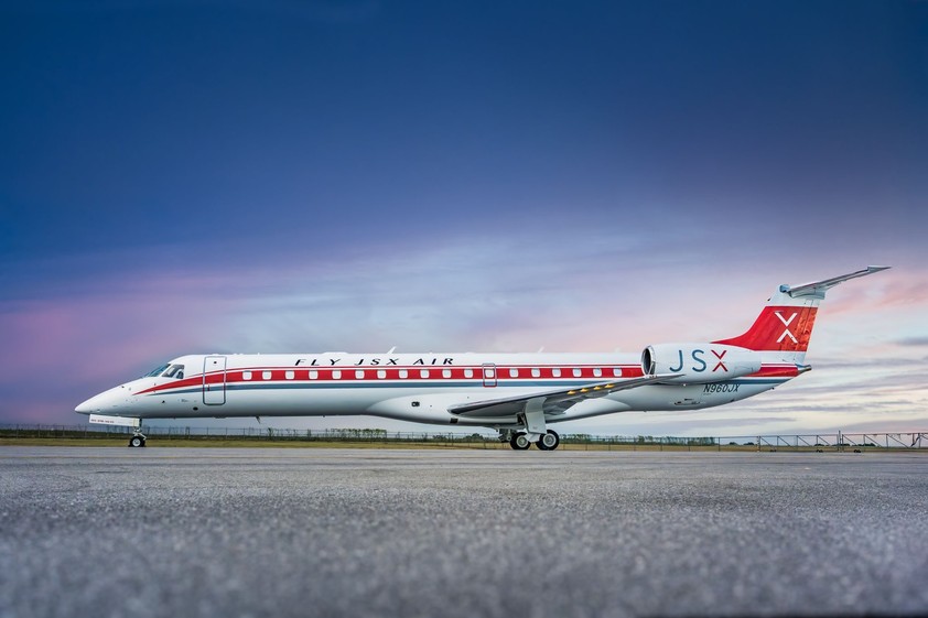 Die Embraer ERJ-145 von JSX im Jubiläums-Design: Ein Hingucker.