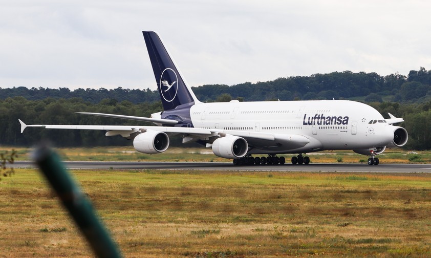 Lufthansa holt nach der Covid-Pause acht A380 zurück in den Betrieb - gerade auch, weil die Boeing 777X und andere Langstreckenflieger Verspätung haben. Die deutsche Fluglinie hat 20 Boeing 777-9 bestellt sowie sieben Frachter vom Typ 777-8 F.