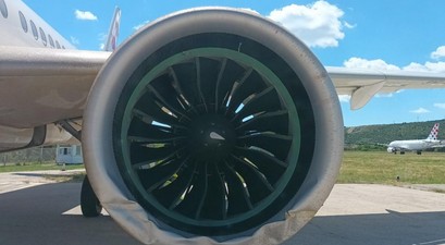 Airbus A220-300 von Croatia Airlines: Das Flugzeug mit der Kennung 9A-CAN ist nach der Runway Excursion beschädigt. 