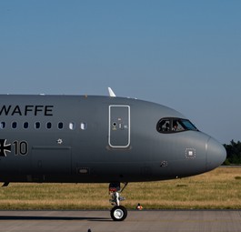 Airbus A321 LR der deutschen Luftwaffe: Mehr Tanks, mehr Reichweite.