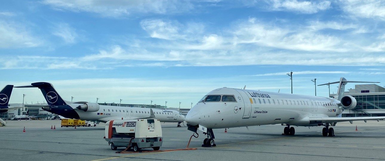 Jets von Lufthansa Cityline am Flughafen München:   Die Fluglinie wird durch City Airlines abgelöst. 