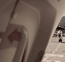 Blick auf eine Saab 2000 von Etihad Regional: Die Airline braucht weniger Personal.