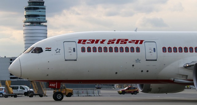 Dreamliner von Air India am Flughafen Wien: Die Airline kommt regelmäßig zum Tanken nach Wien.