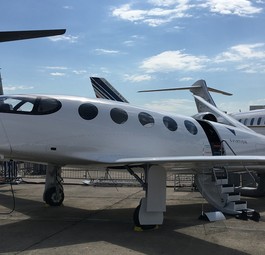 Die Eviation Alice auf der Luftfahrtmesse in Paris 2019. So sah der erste öffentlich gezeigte Entwurf aus.