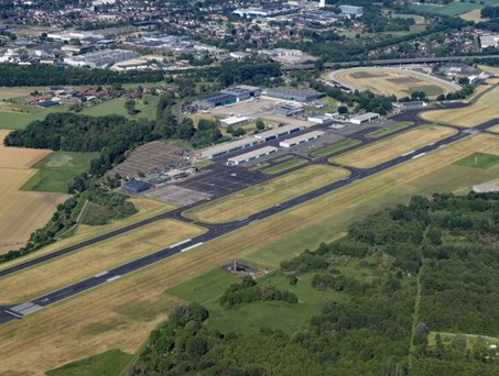 Flughafen Mönchengladbach: Wirkt ruhig - ist aber ganz schön geschäftig.
