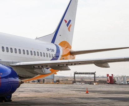 Boeing 737 von Fly Armenia Airways: Warm landete ein Jet im Iran?