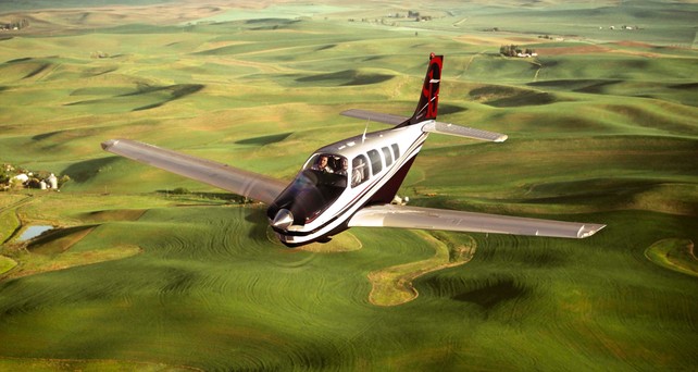 Beechcraft Bonanza: Welcher Flugplatz bietet was? Da will Airfield Directory helfen.