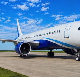 Einer der Airbus A320 Neo: Trägt die Lackierung von Indigo.