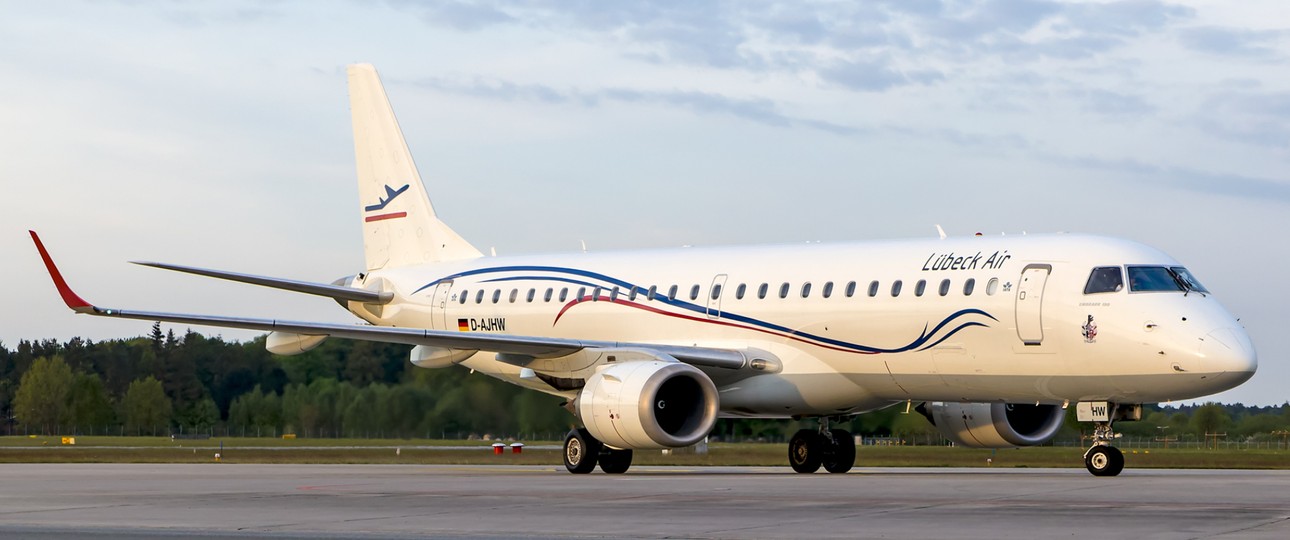 Embraer E190 in den Farben von Lübeck Air: Ein Bild der Vergangenheit.