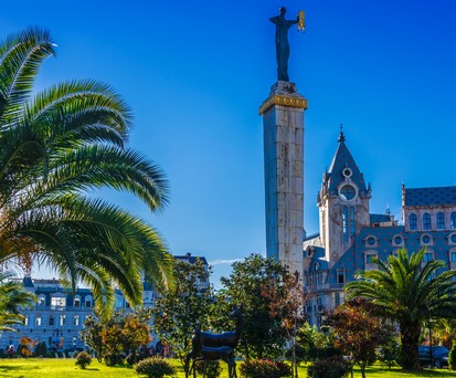 Verborgene Perle am Schwarzen Meer: Batumi an Georgiens Küste