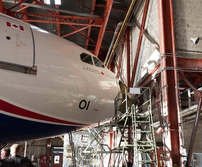 Autsch: Die Nase der CC-150 Polaris Nummer 01 knallte im Hangar in die Rückwand.