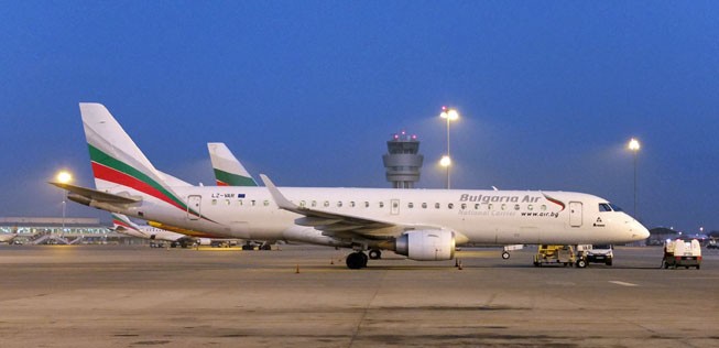 Embraer E190 von Bulgaria Air.