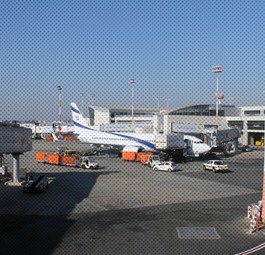 Boeing 737 von El Al am Flughafen tel aviv: Aktuell gleicht der Airport einer US-Militärbasis. 
