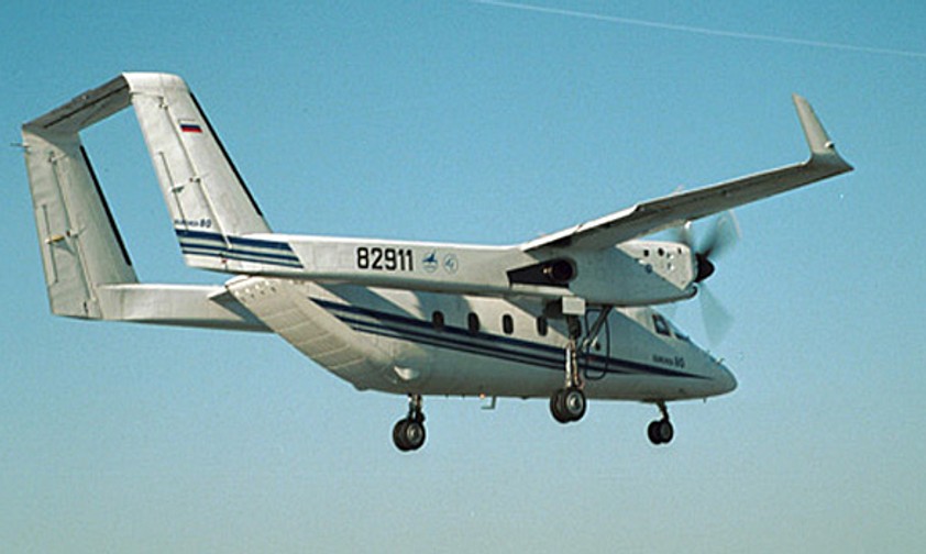 Sukhoi SU-80 im Flug: Platz für 30 Passagiere.